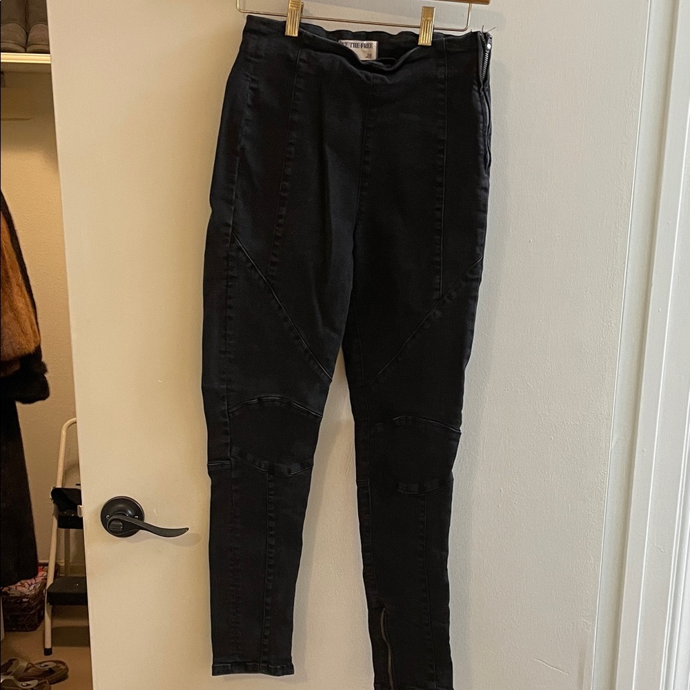 We The Free Dark Charcoal Jeggings
